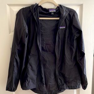 womens Patagonia lightweight windbreaker